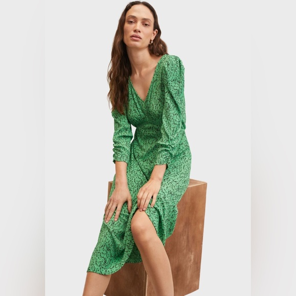 Mango Dresses & Skirts - MANGO Jade Green Floral Print Puff Sleeve Smocked Waist Flare Midi Dress Sz 8